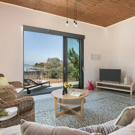 Villa Myrtia House *