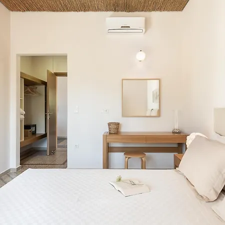 Villa Myrtia House *